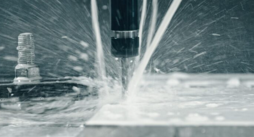Wie ein Online-Shop für Wasserstrahlschneiden Ihre Fertigungsprozesse vereinfacht